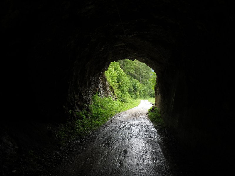 IMG_1341.JPG - Reichraming: Radweg auf der Strecke der ehemaligen Waldbahn (Tunnel)